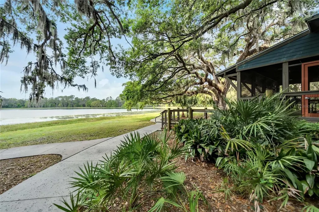 15101 Kestrelglen Way Lithia FL 33547