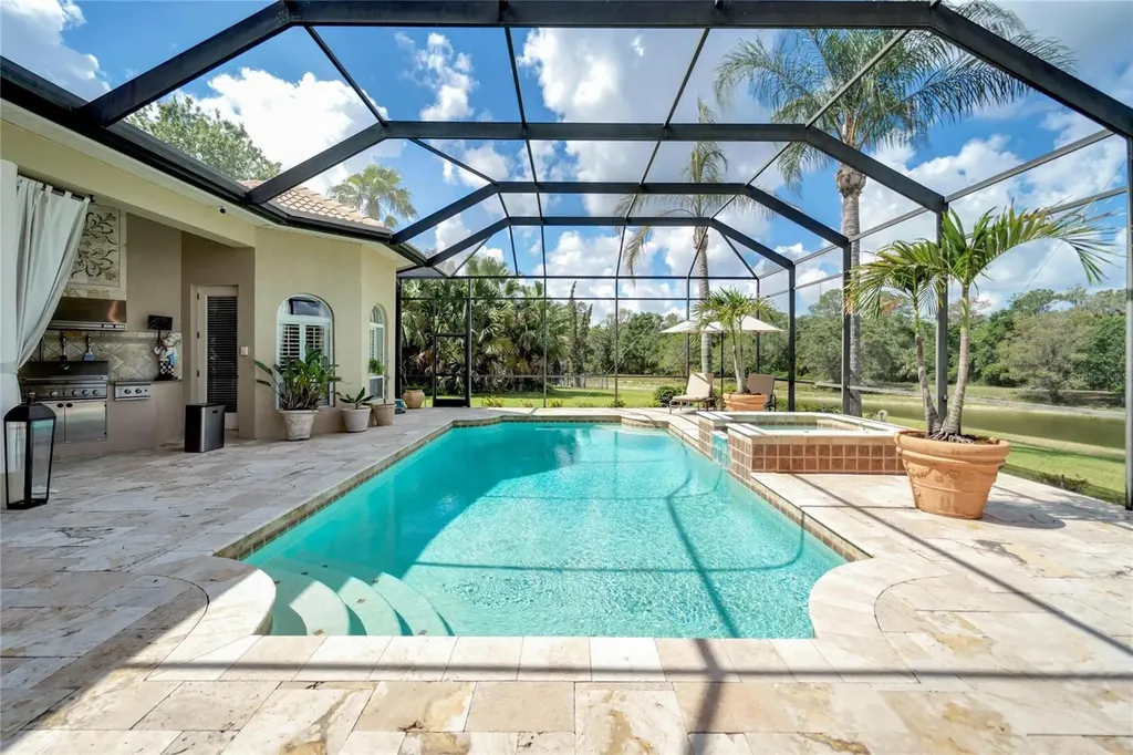 15101 Kestrelglen Way Lithia FL 33547