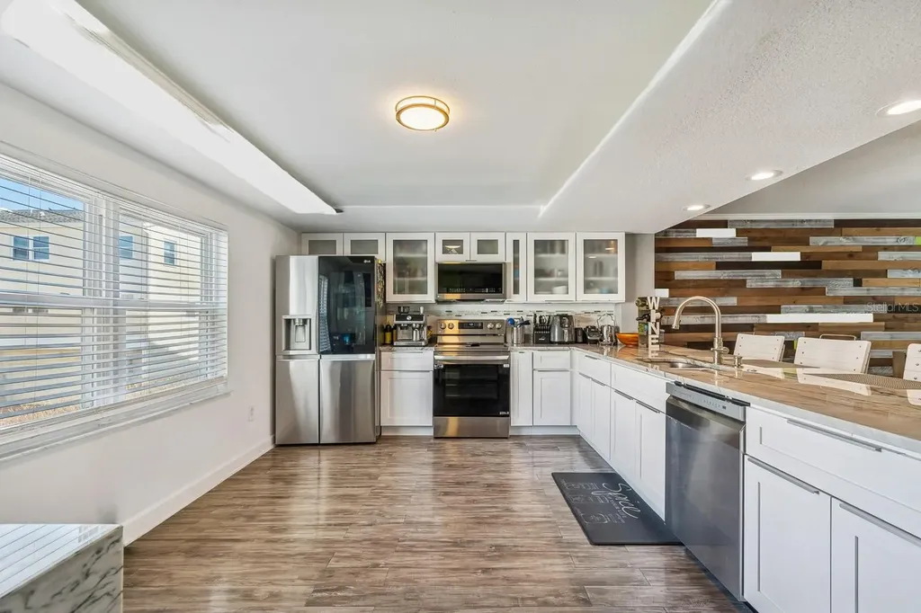 1117 Pinellas Bayway S St Petersburg FL 33715