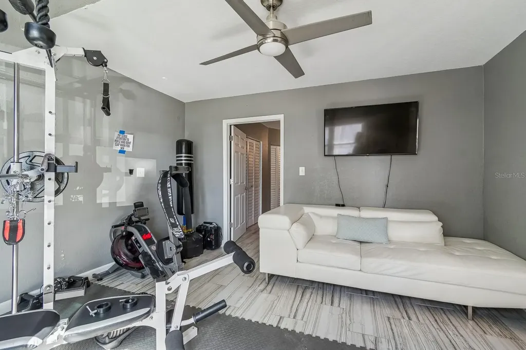 1117 Pinellas Bayway S St Petersburg FL 33715