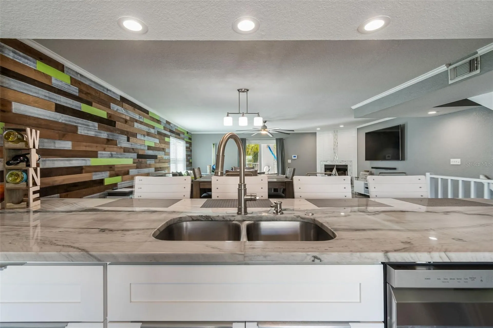 1117 Pinellas Bayway S St Petersburg FL 33715