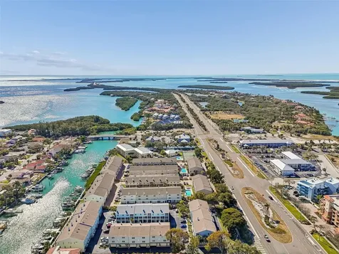 1117 Pinellas Bayway S St Petersburg FL 33715
