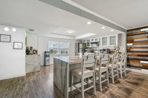1117 Pinellas Bayway S St Petersburg FL 33715