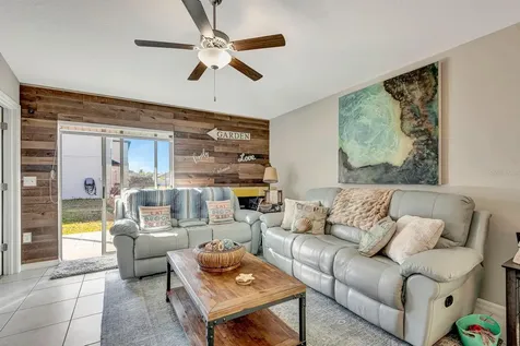 5104 Dandelion Street Apollo Beach FL 33572