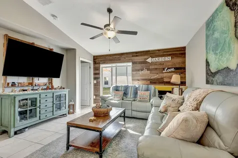 5104 Dandelion Street Apollo Beach FL 33572