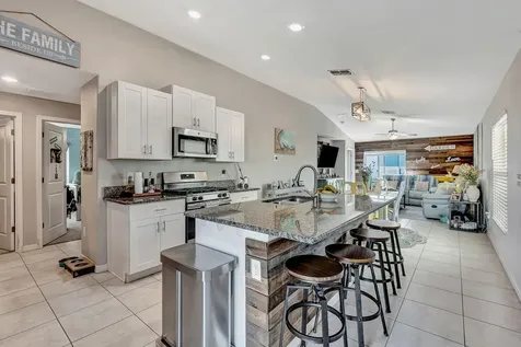 5104 Dandelion Street Apollo Beach FL 33572