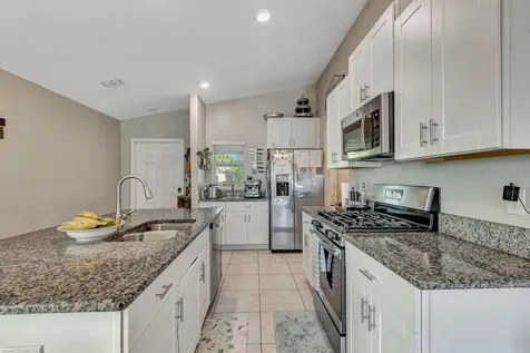 5104 Dandelion Street Apollo Beach FL 33572