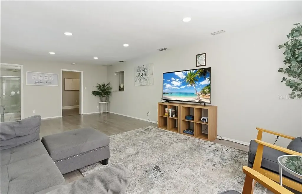 305 N Conrad Avenue Sarasota FL 34237