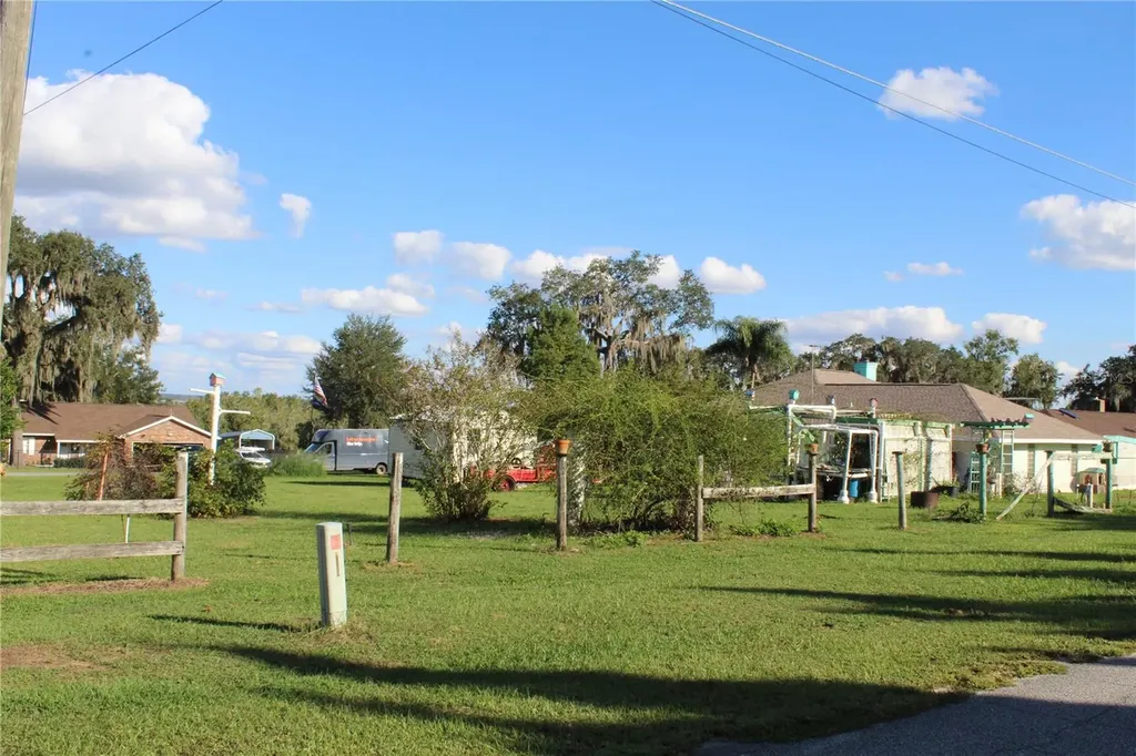 38901 Ella Drive Lady Lake FL 32159