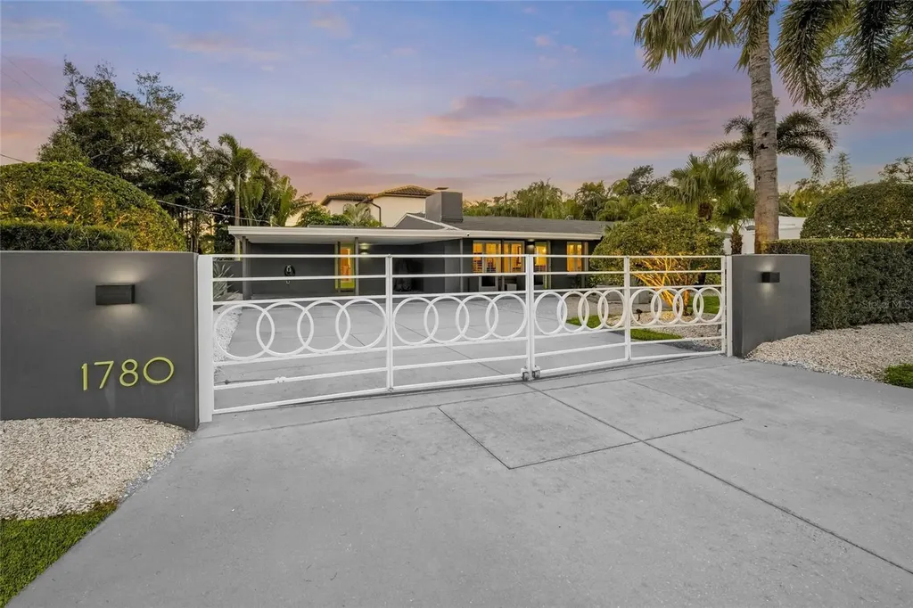 1780 Spring Creek Drive Sarasota FL 34239