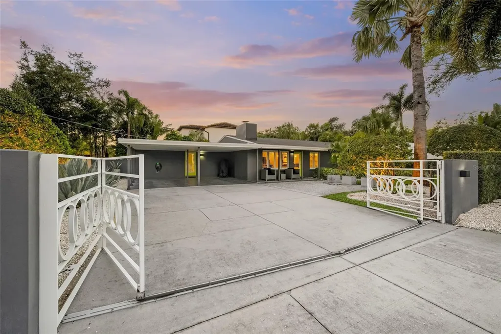 1780 Spring Creek Drive Sarasota FL 34239