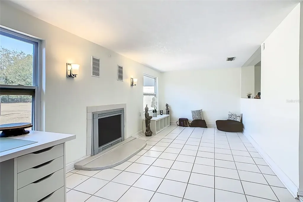 1700 S Miller Road Valrico FL 33594