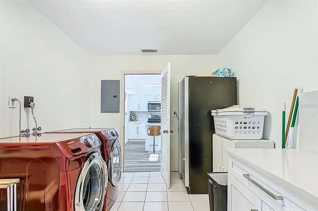 1700 S Miller Road Valrico FL 33594