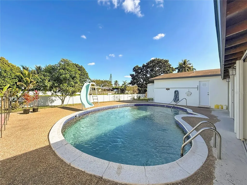 2913 Dolphin Drive Miramar FL 33025