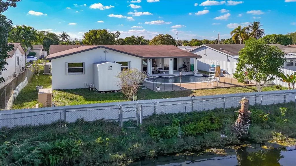 2913 Dolphin Drive Miramar FL 33025