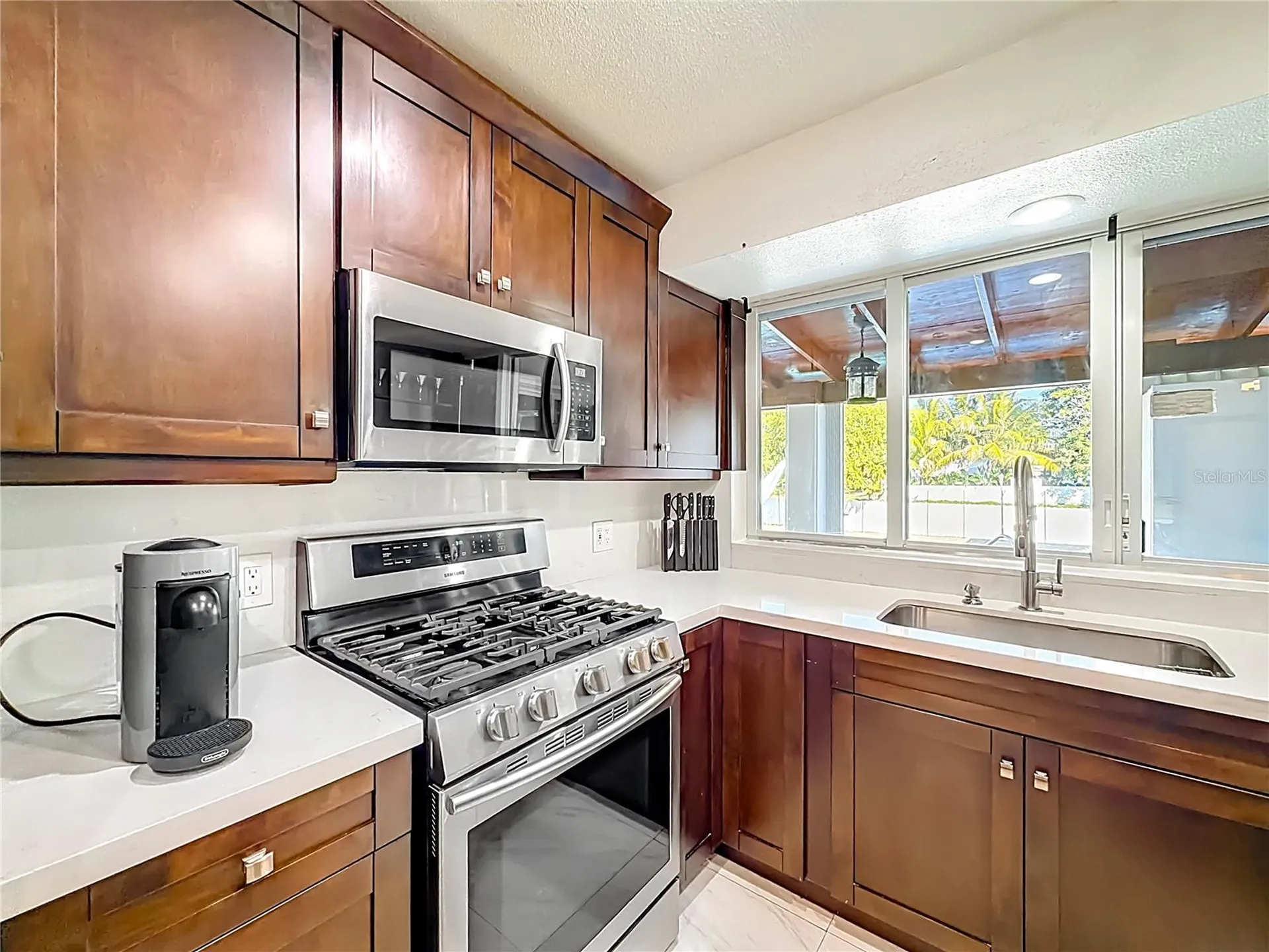 2913 Dolphin Drive Miramar FL 33025