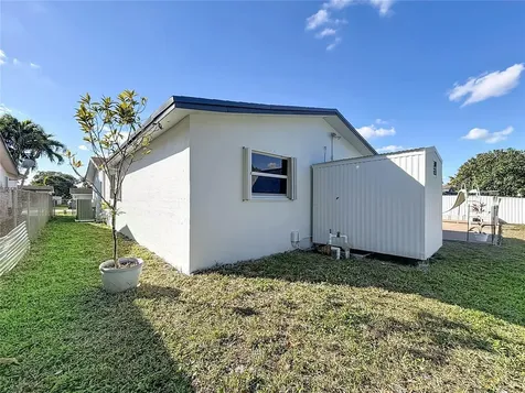 2913 Dolphin Drive Miramar FL 33025