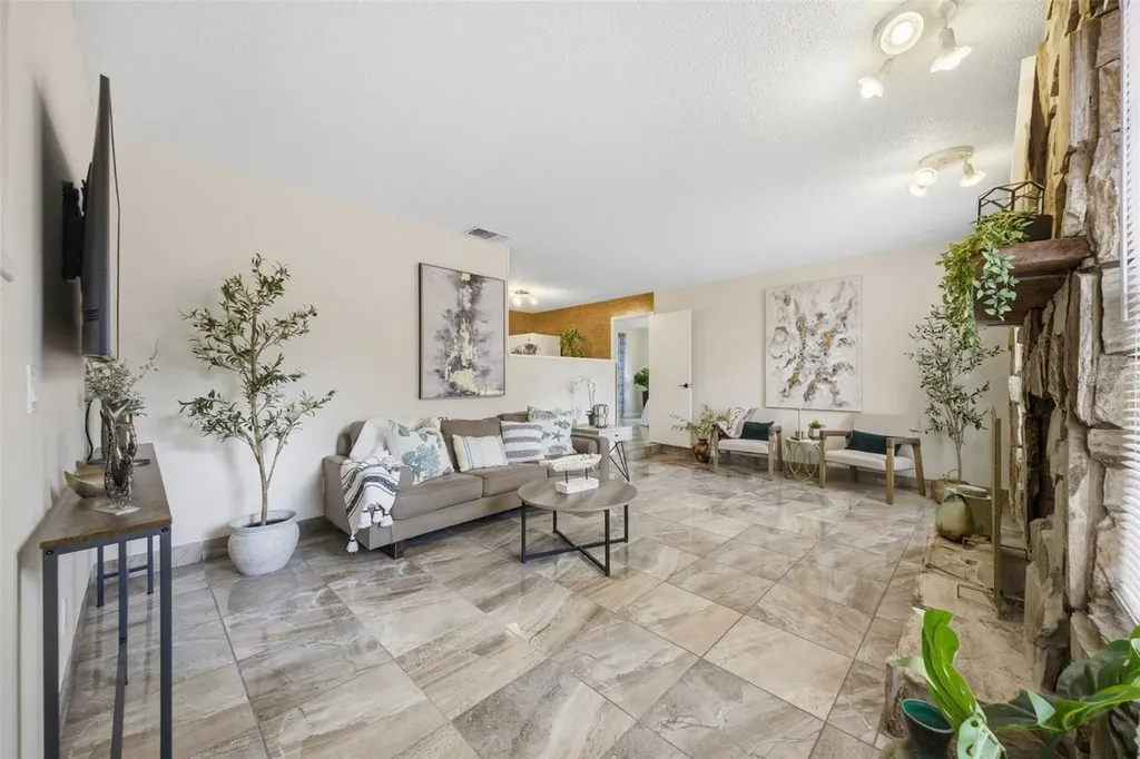 314 E 137th Avenue Tampa FL 33613