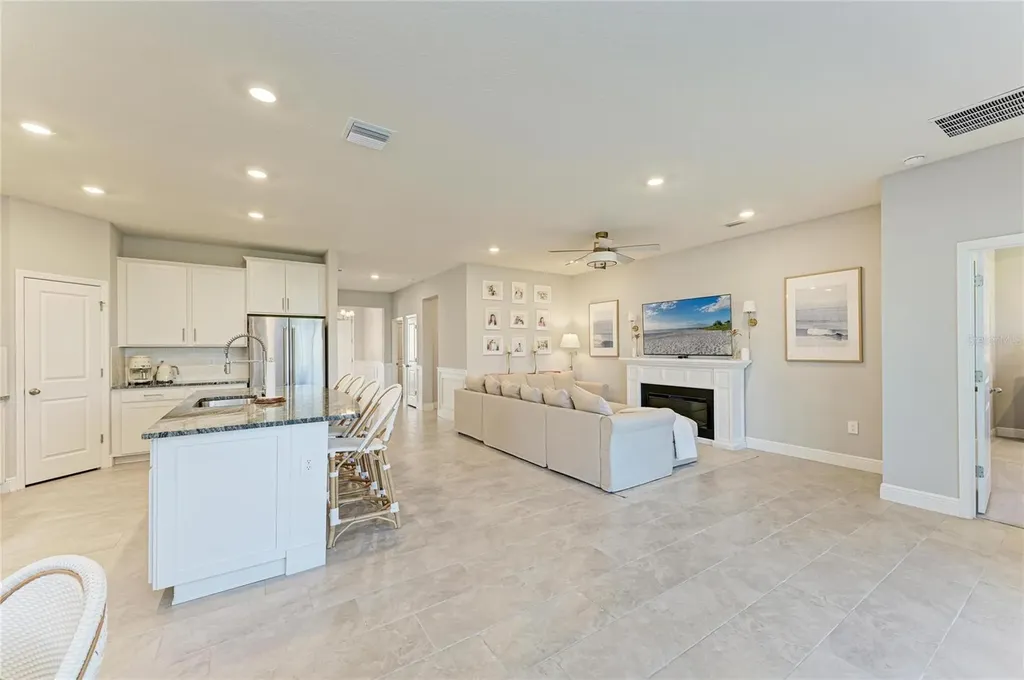 17719 Cantarina Cove Bradenton FL 34211