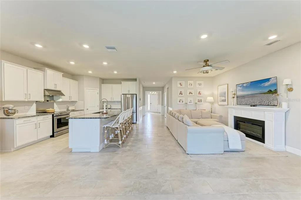 17719 Cantarina Cove Bradenton FL 34211