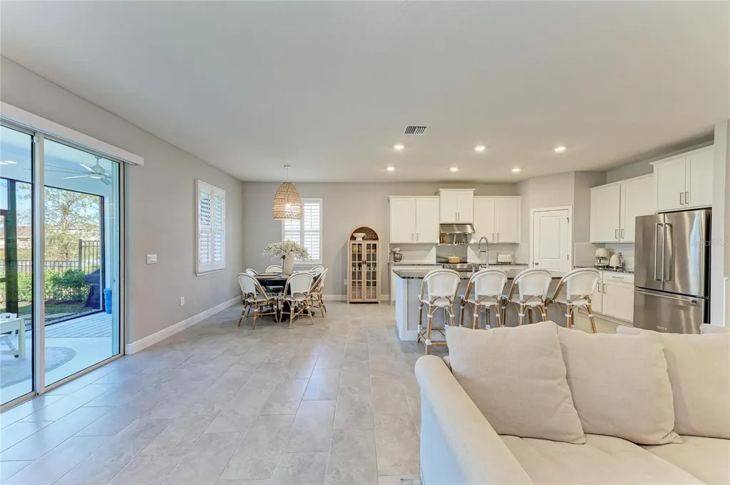 17719 Cantarina Cove Bradenton FL 34211