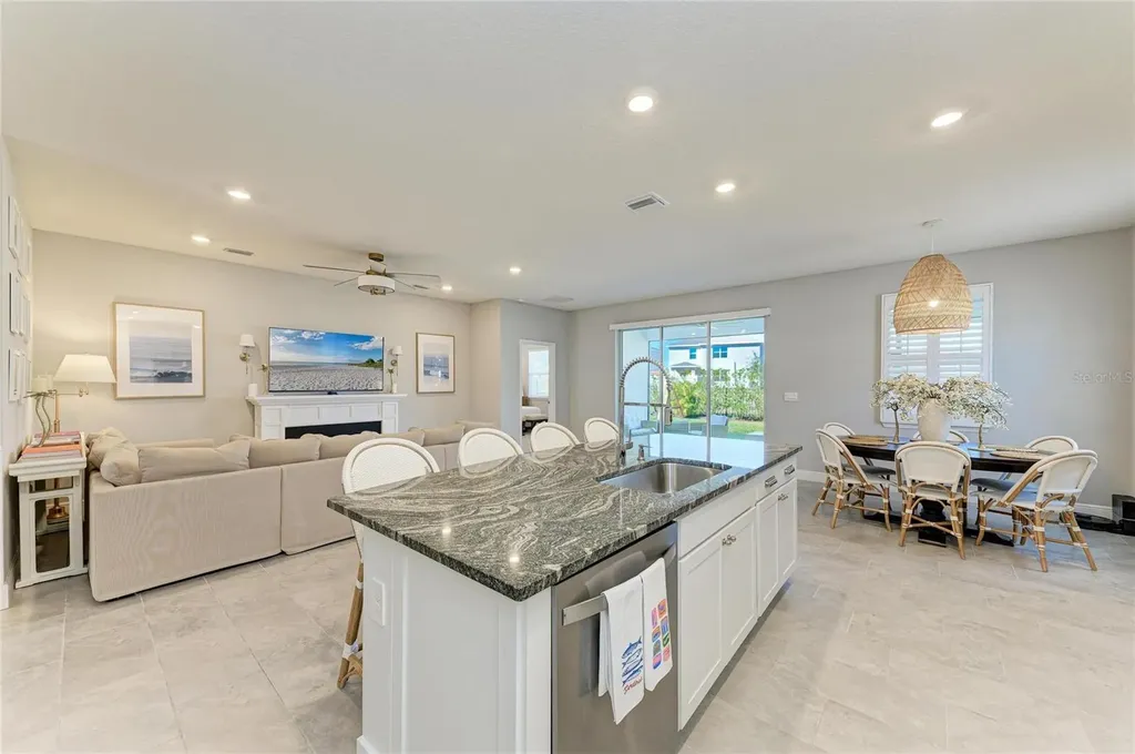 17719 Cantarina Cove Bradenton FL 34211
