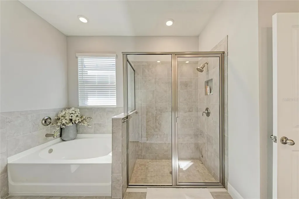 17719 Cantarina Cove Bradenton FL 34211