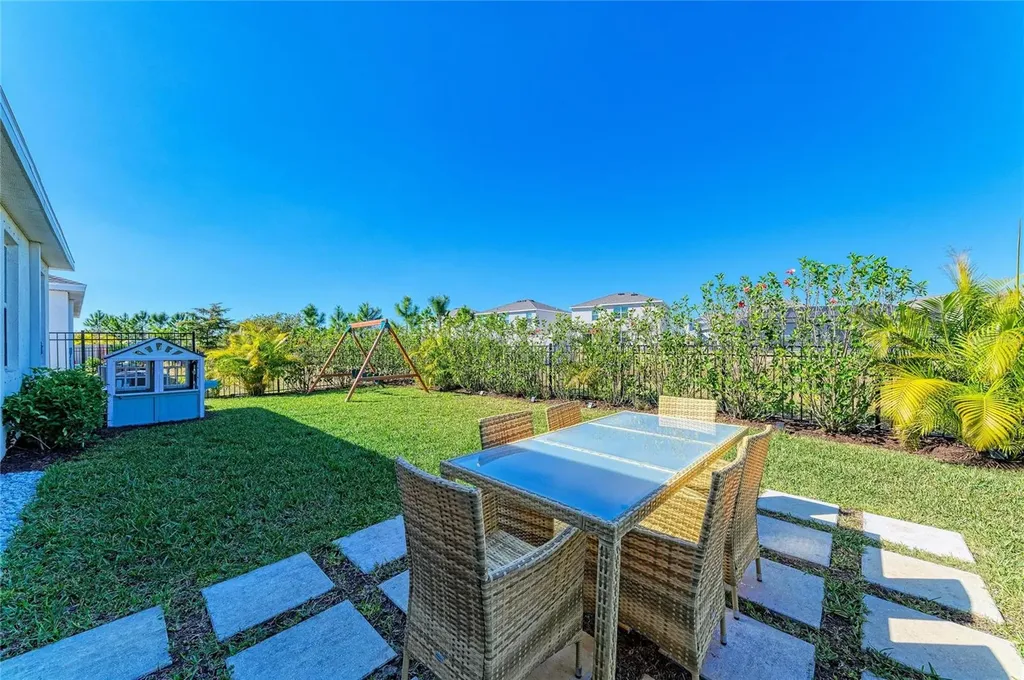 17719 Cantarina Cove Bradenton FL 34211