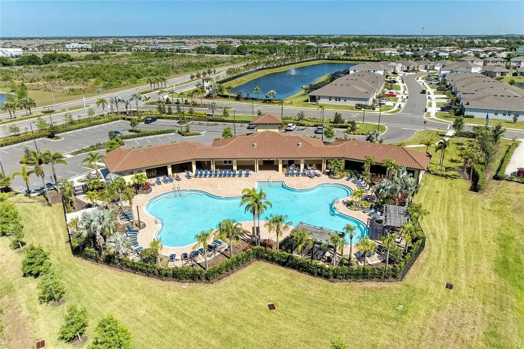 17719 Cantarina Cove Bradenton FL 34211