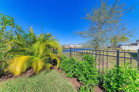 17719 Cantarina Cove Bradenton FL 34211