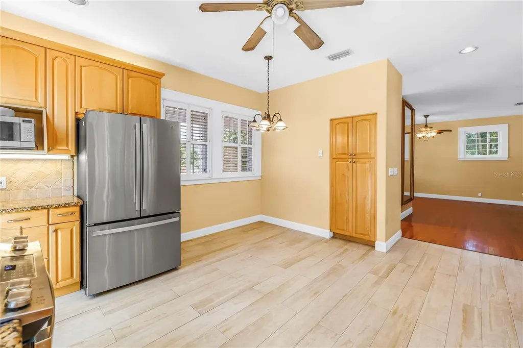 546 26th Avenue N St Petersburg FL 33704
