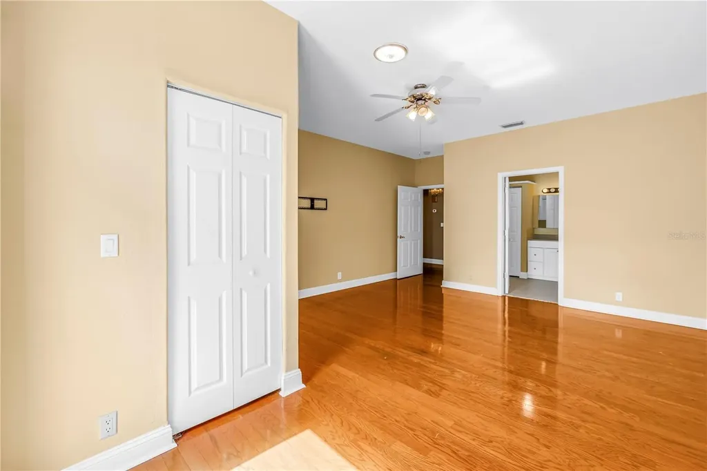 546 26th Avenue N St Petersburg FL 33704