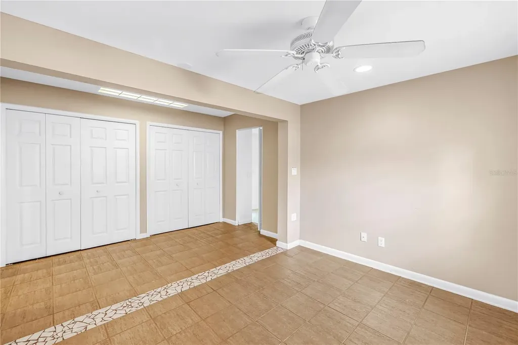 546 26th Avenue N St Petersburg FL 33704
