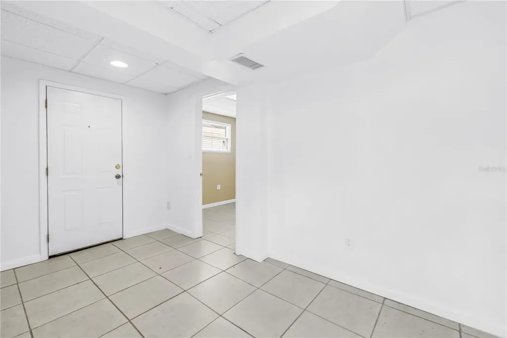 546 26th Avenue N St Petersburg FL 33704