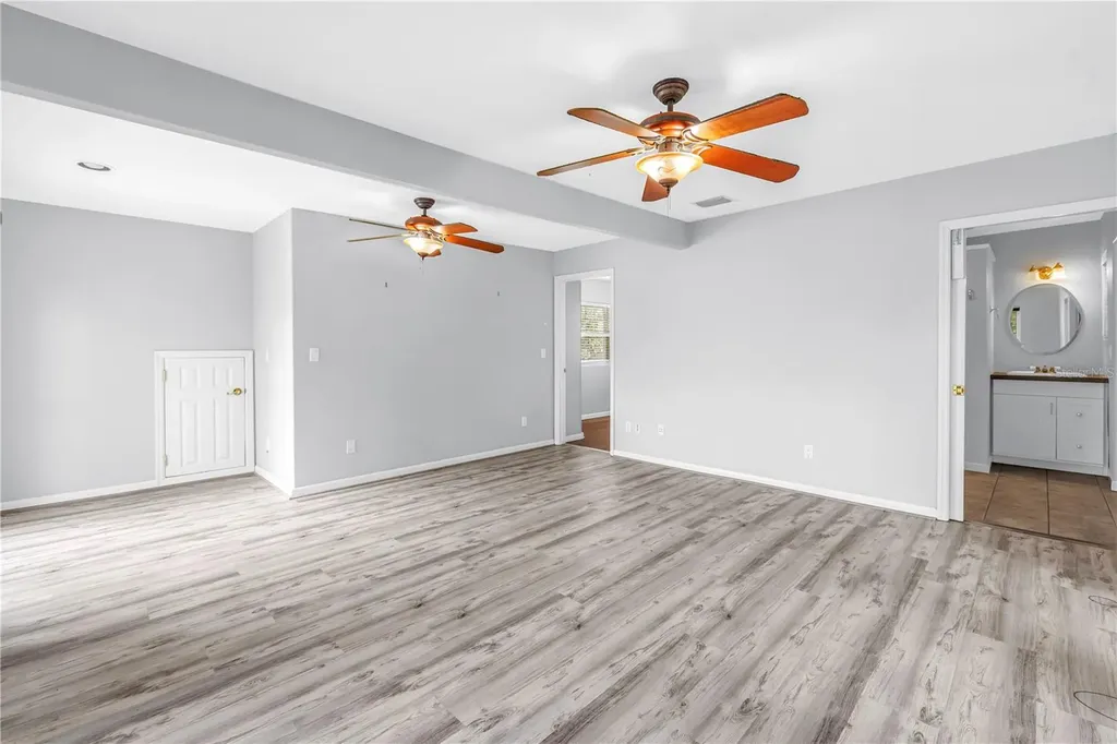546 26th Avenue N St Petersburg FL 33704