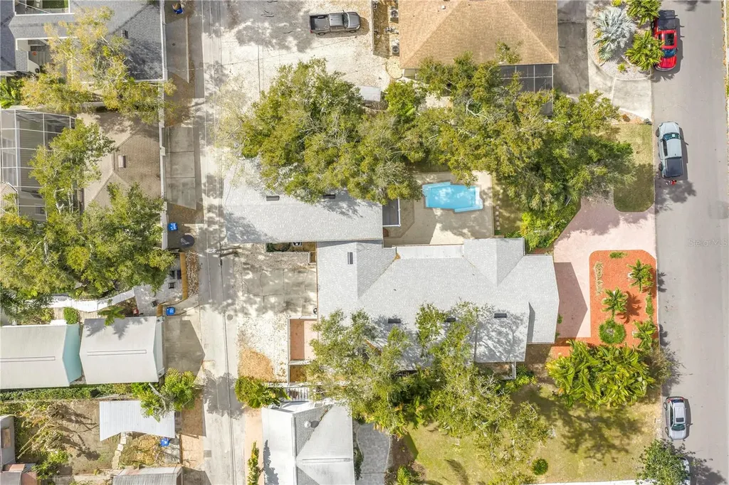546 26th Avenue N St Petersburg FL 33704