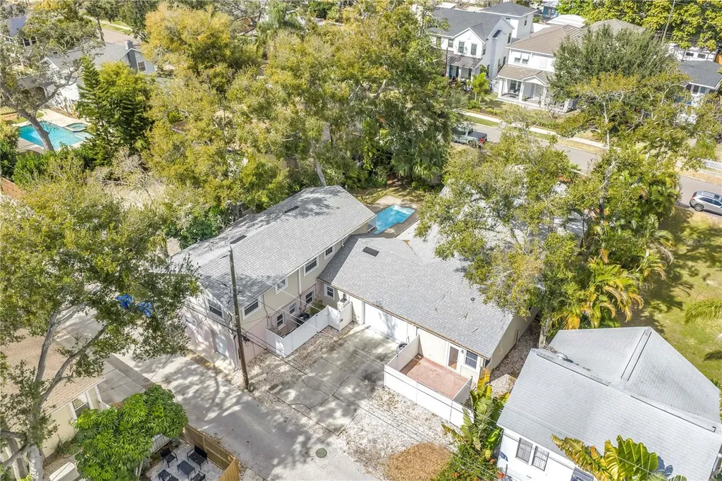 546 26th Avenue N St Petersburg FL 33704