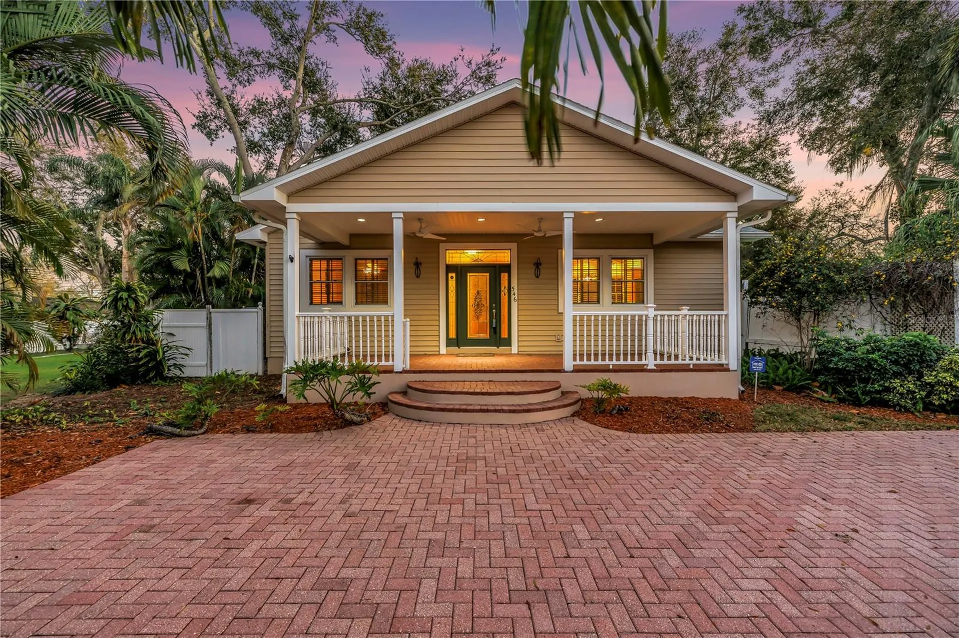 546 26th Avenue N St Petersburg FL 33704