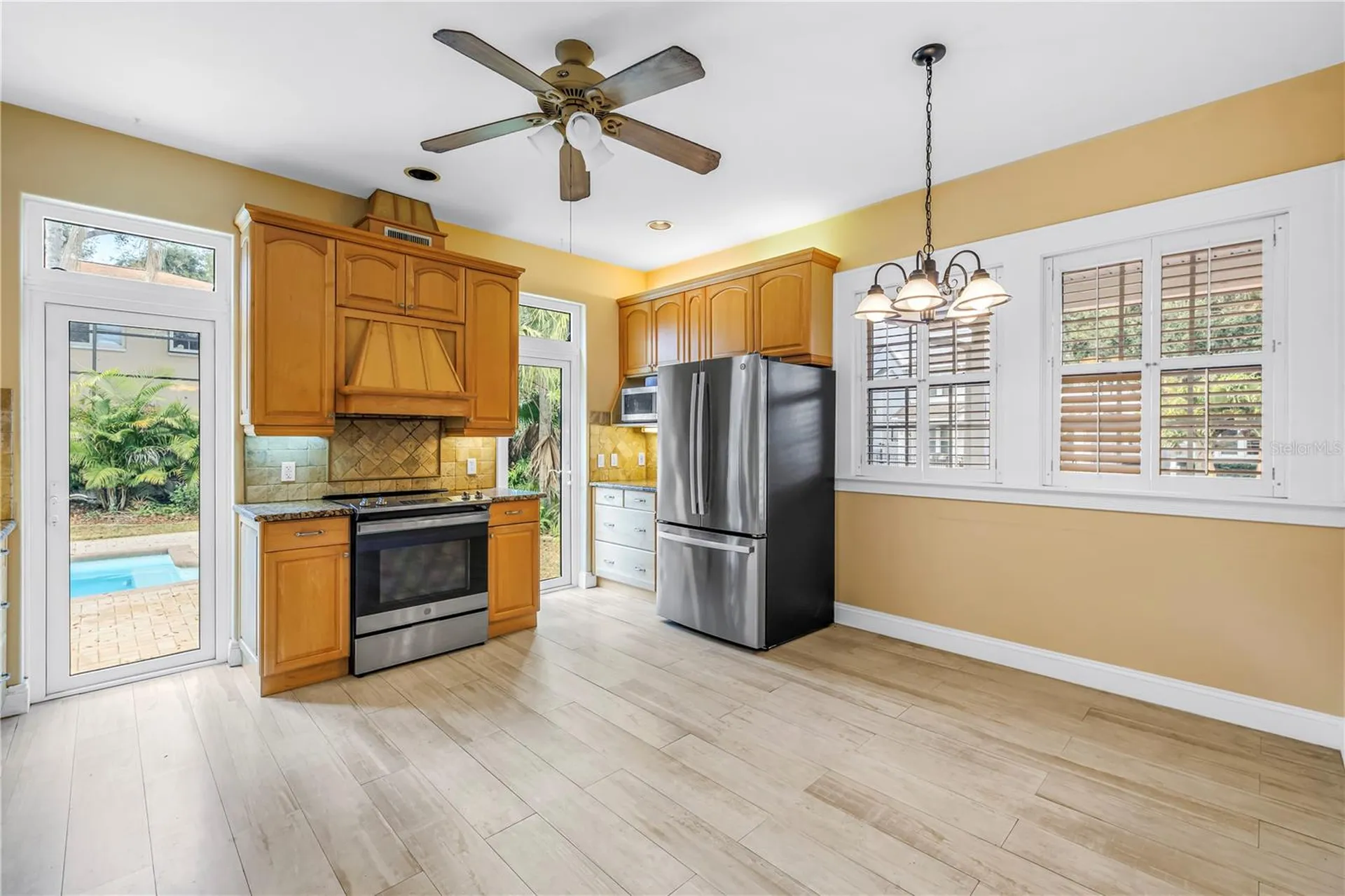 546 26th Avenue N St Petersburg FL 33704