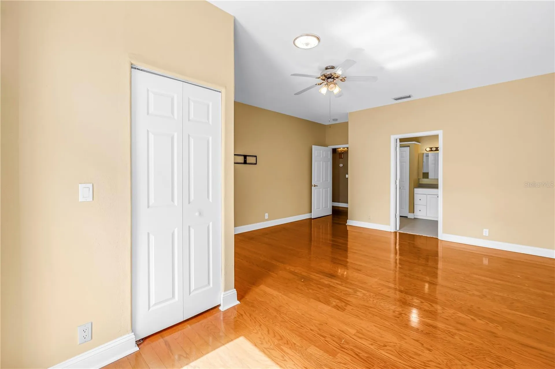 546 26th Avenue N St Petersburg FL 33704