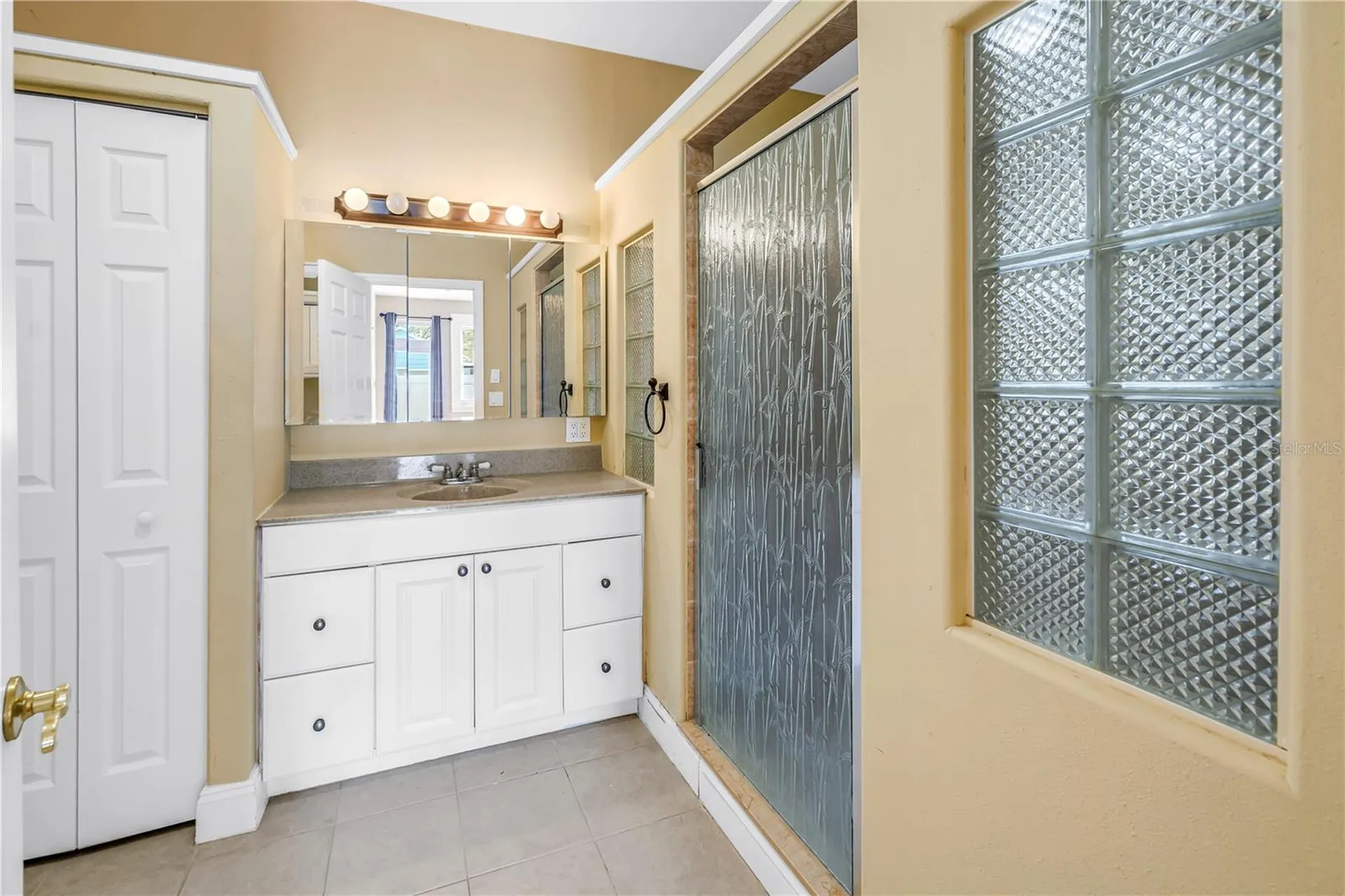 546 26th Avenue N St Petersburg FL 33704