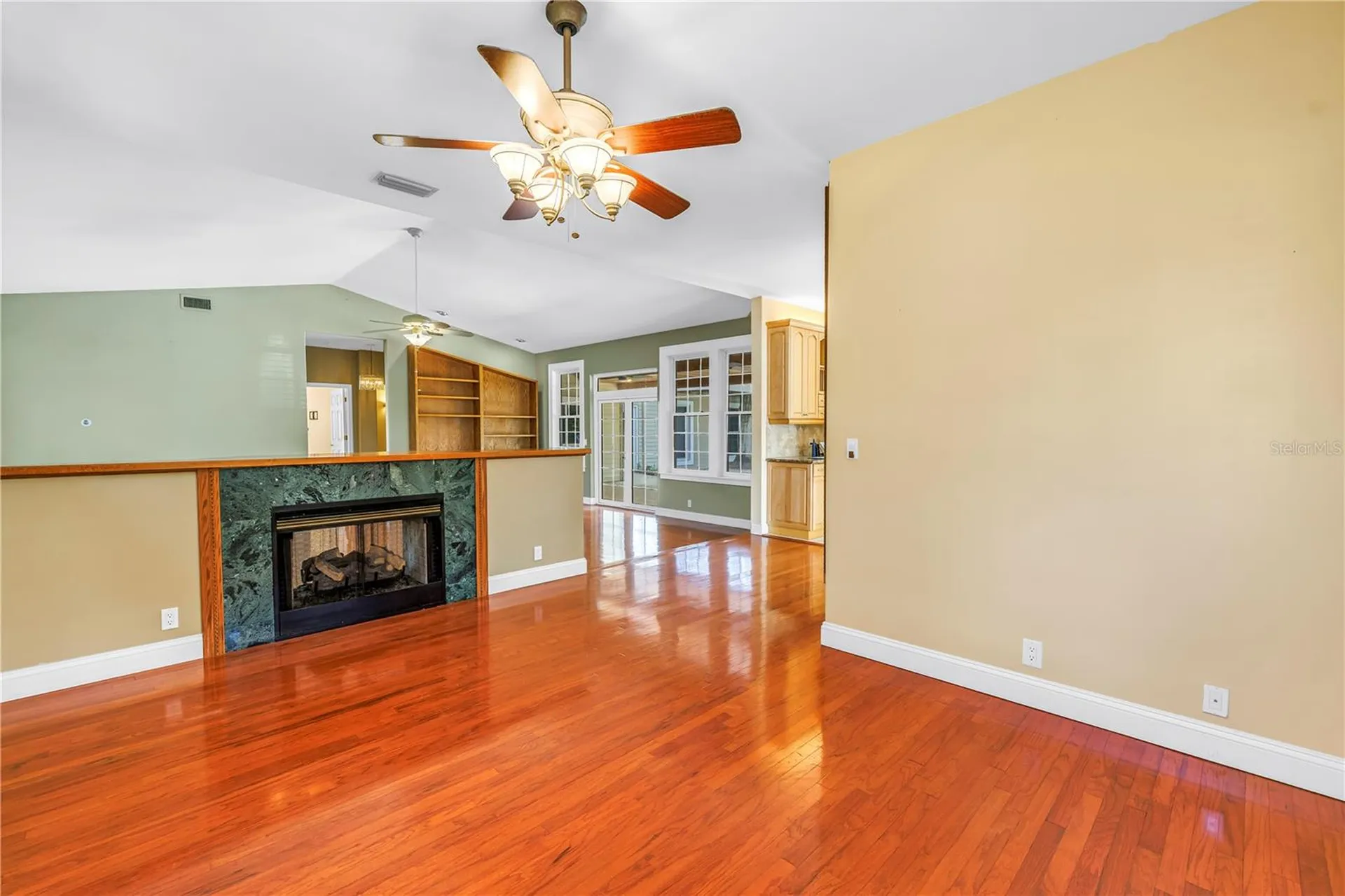 546 26th Avenue N St Petersburg FL 33704