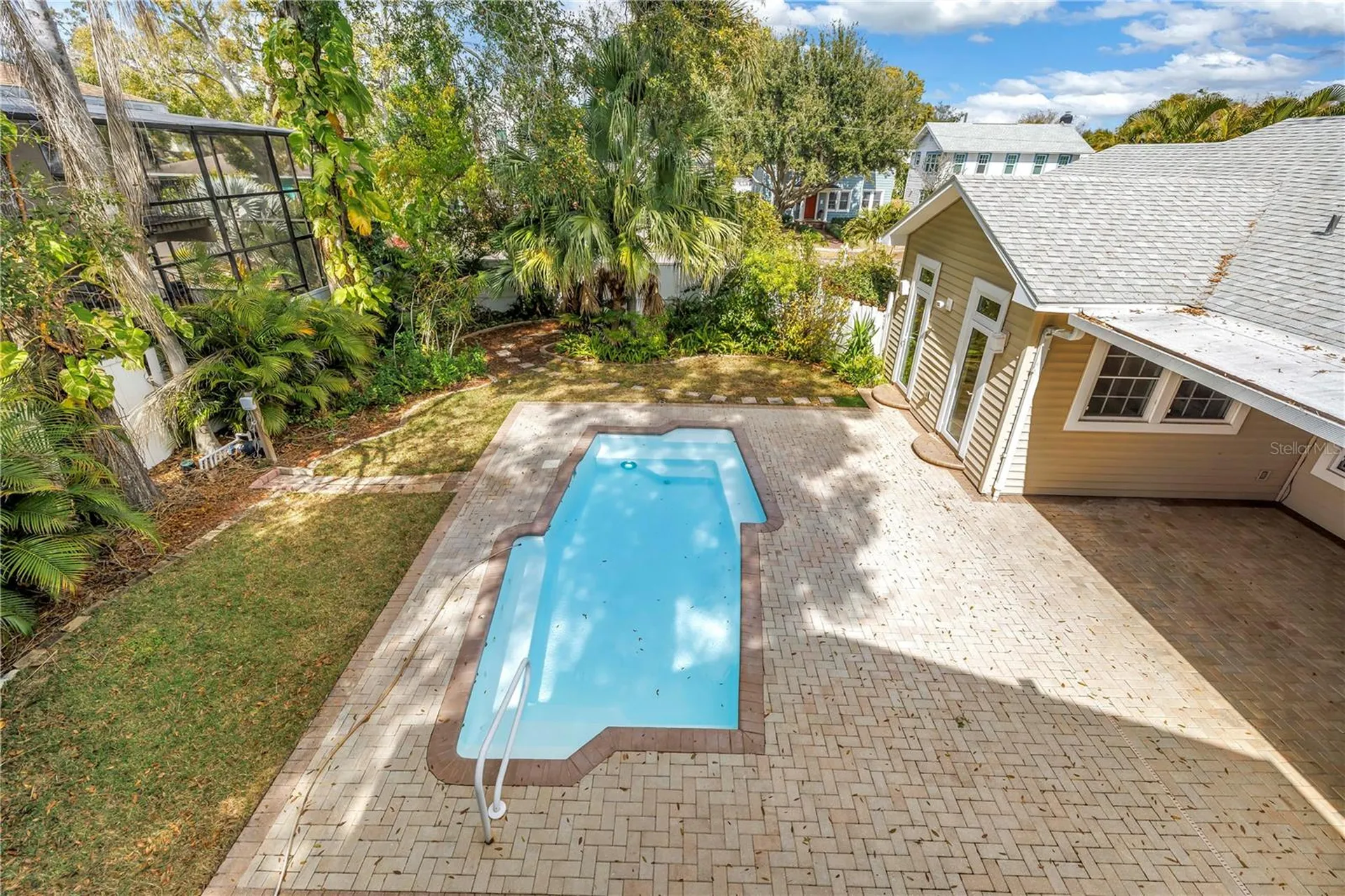 546 26th Avenue N St Petersburg FL 33704