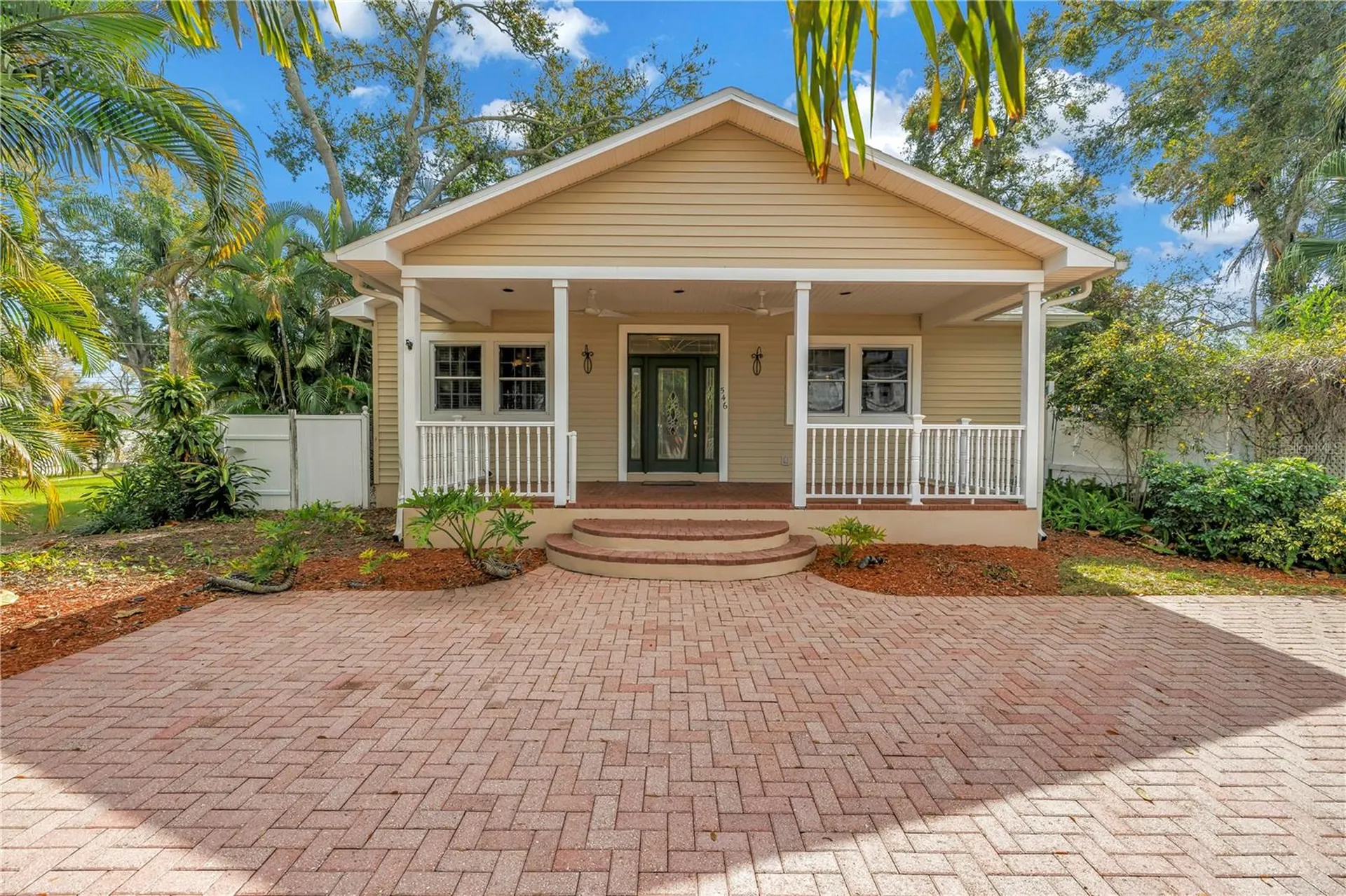 546 26th Avenue N St Petersburg FL 33704