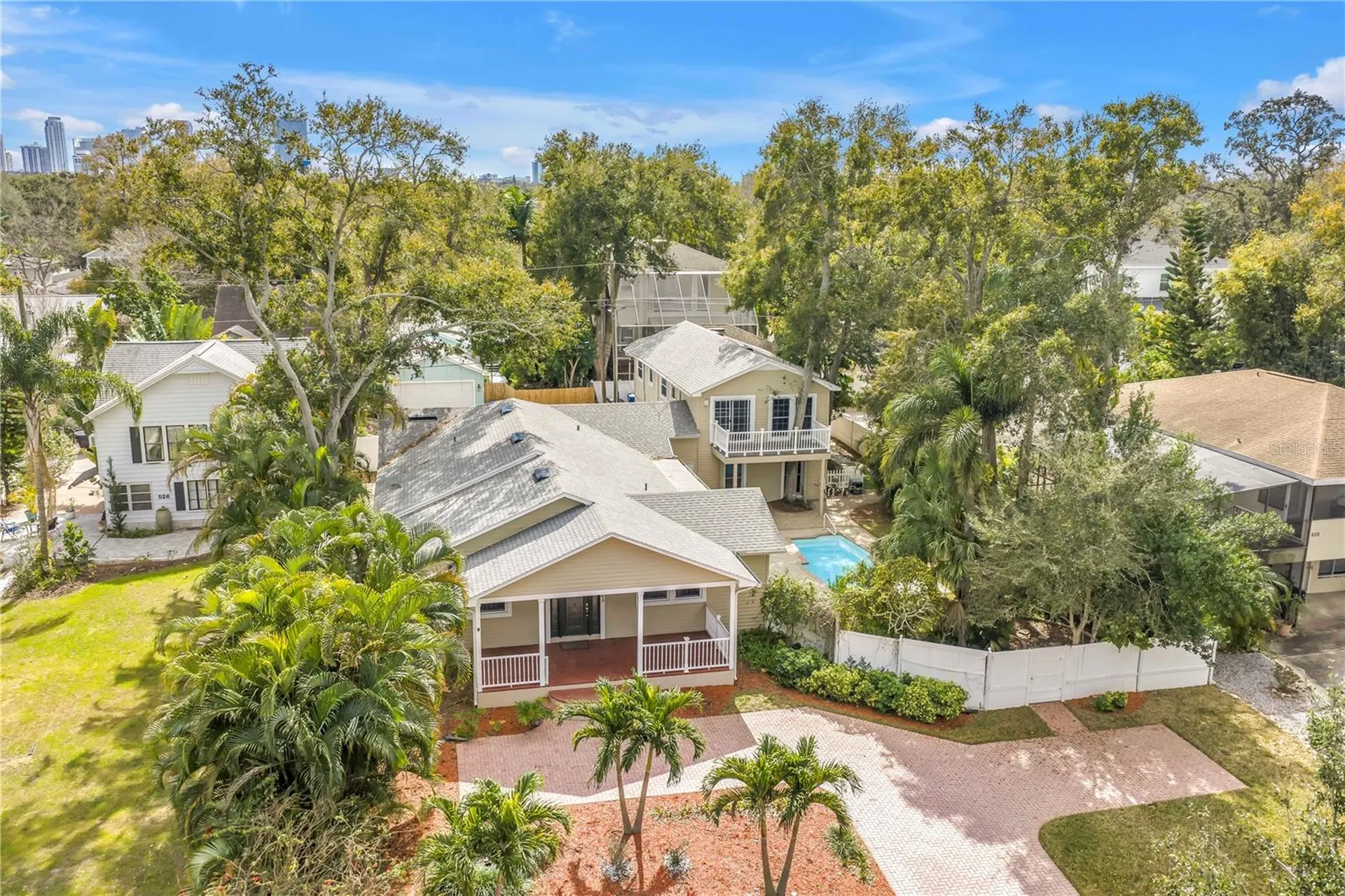 546 26th Avenue N St Petersburg FL 33704