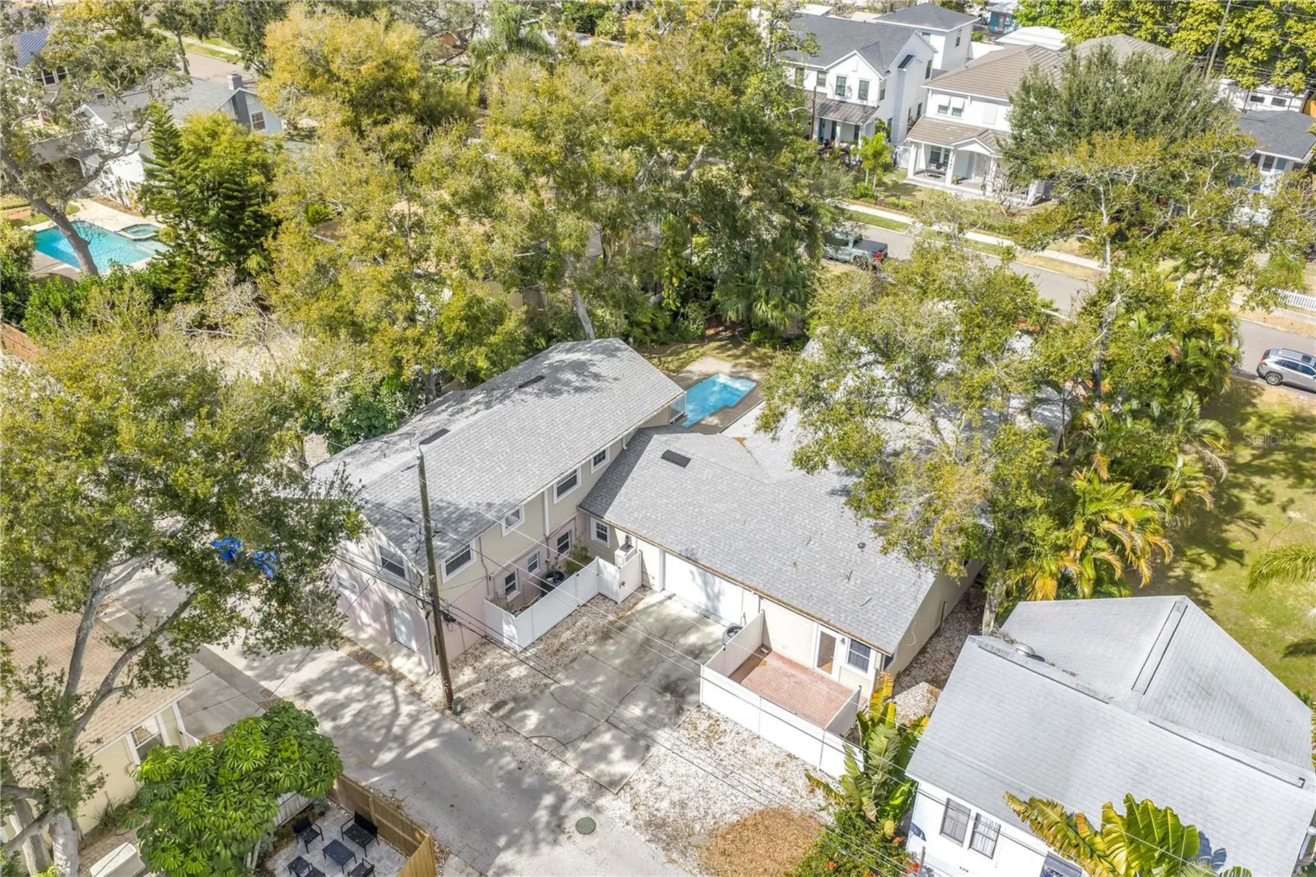546 26th Avenue N St Petersburg FL 33704