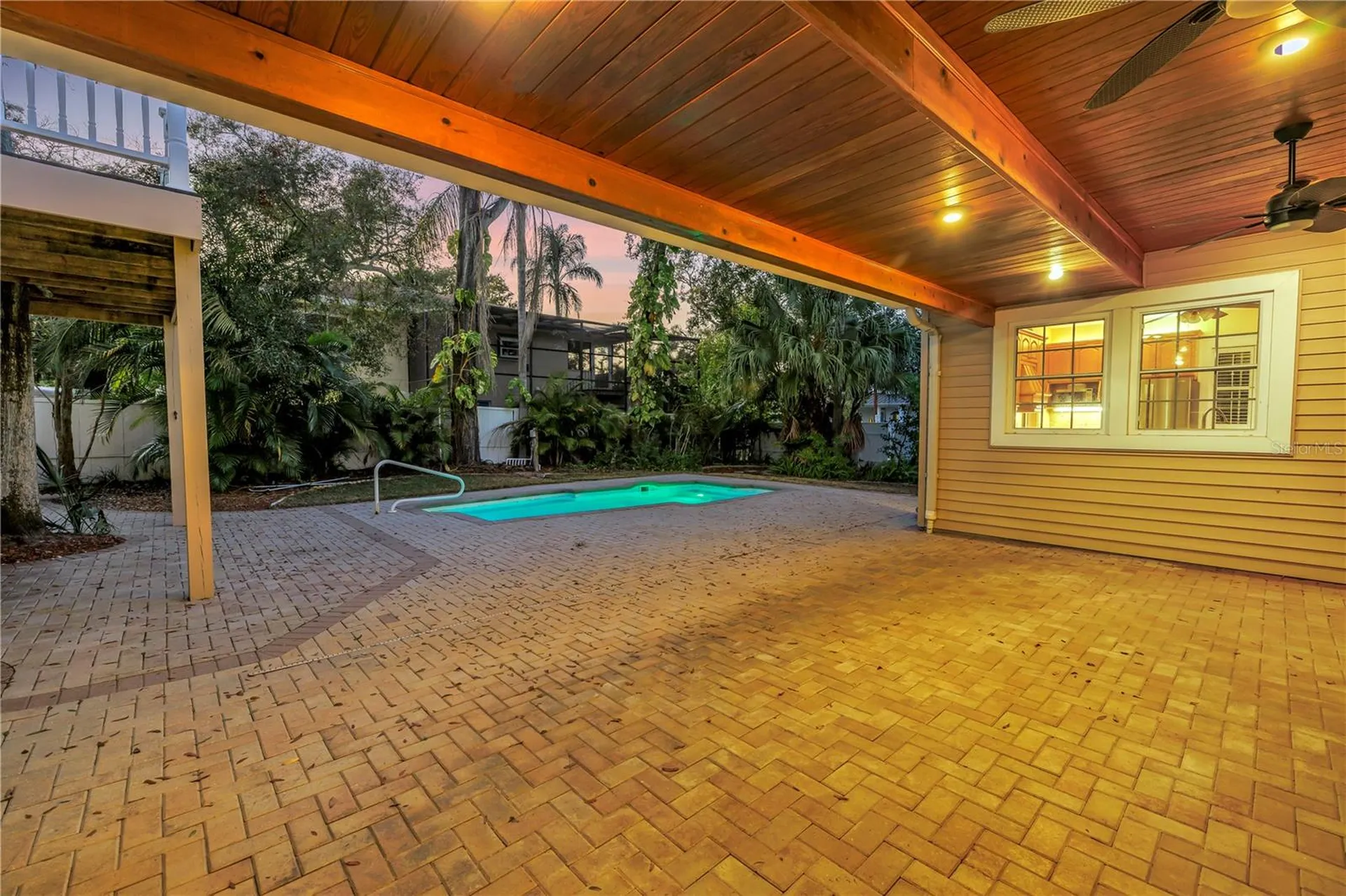 546 26th Avenue N St Petersburg FL 33704