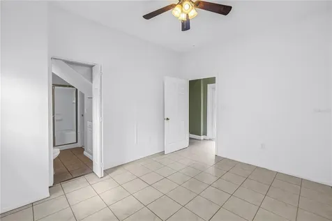 546 26th Avenue N St Petersburg FL 33704