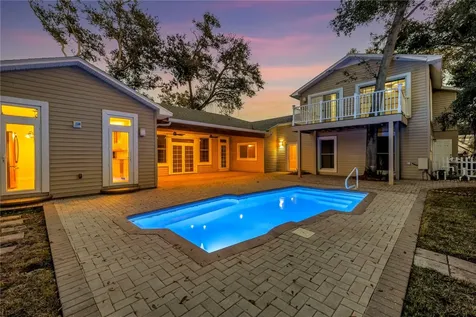 546 26th Avenue N St Petersburg FL 33704