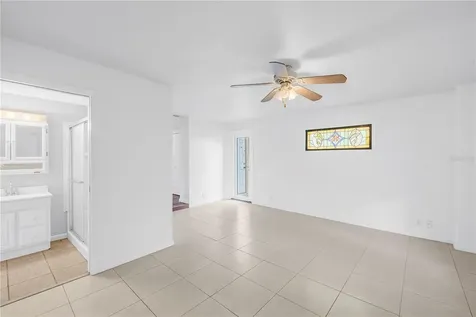 546 26th Avenue N St Petersburg FL 33704
